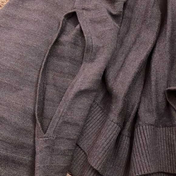 Lululemon Forward Flow Cape - Picture 5 of 8